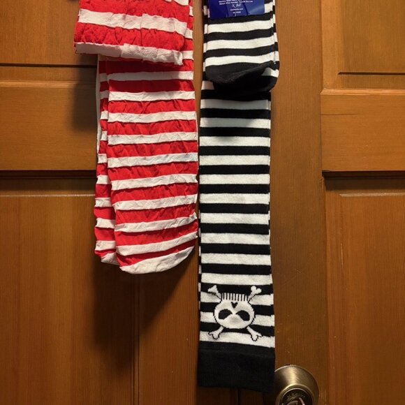 K.Bell Black&White Stripe Halloween SKULL&CROSS BONES Knee High Socks NWT(+ RED) - Picture 6 of 6